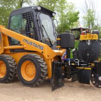 Skid steer Mustang 2044