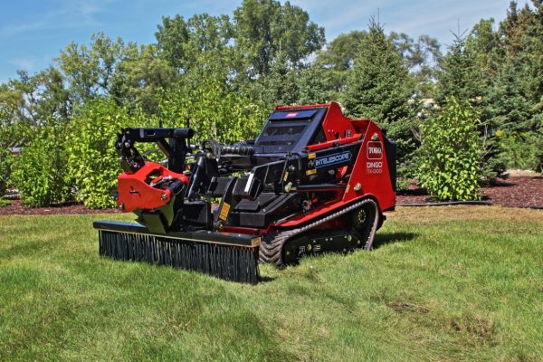 T1070 on a T3005 with a Toro Dingo