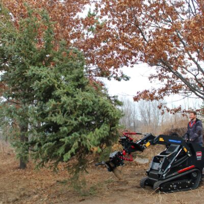 PendulumGrappleTX1000Turbo (Large) Pendulum Grapple On a Toro TX1000 Turbo holding a tree